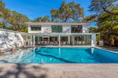 Modern Tropical Miami Villa with Expansive Lawn – Aventura / North Miami - Florida luxury mansion wedding venue - Photo 1