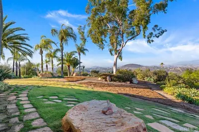 Secluded San Diego Estate with Panoramic Views, Pool, and Two Homes - California luxury mansion wedding venue - Photo 2