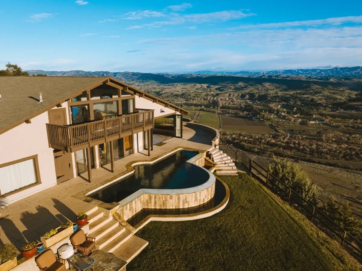 Featured image for Skyview Retreat: Santa Barbara Wine Country Wedding Venue