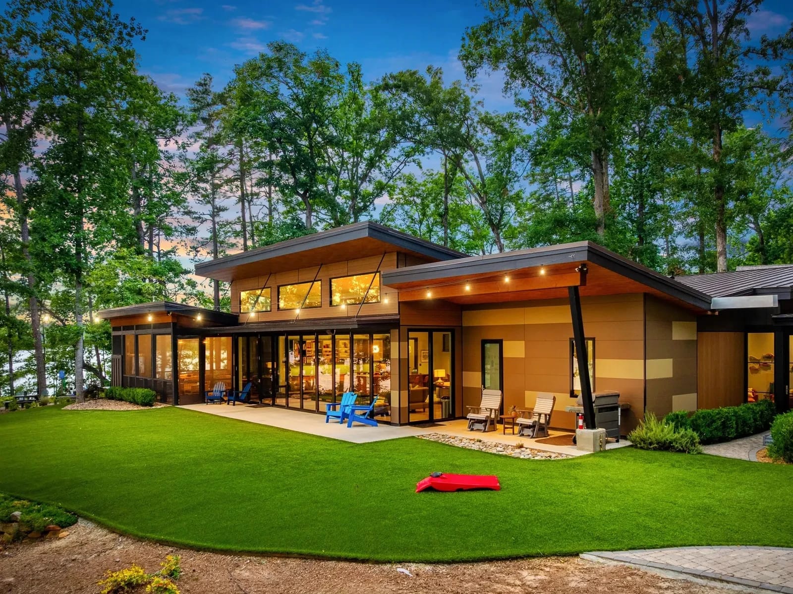 Featured image for Lake Keowee Estate: Seneca SC Lakefront Wedding Venue