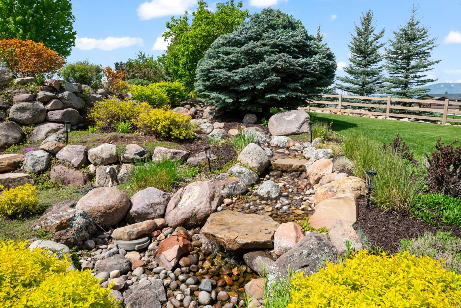 Featured image for Six-Acre Mountain Lodge in Heber: Built for Grand Wedding Weekends