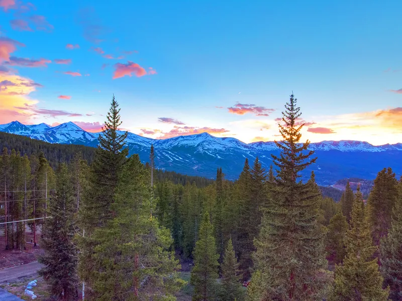 Breck Mountain Retreat – Hot Tub, Forest Ceremony Spots & Cozy Multi-Level Chalet - Photo 3