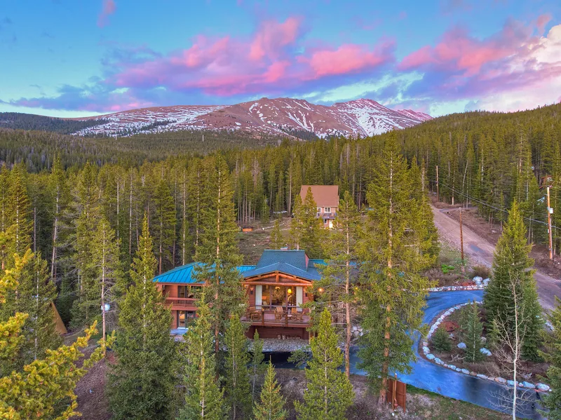 Breck Mountain Retreat – Hot Tub, Forest Ceremony Spots & Cozy Multi-Level Chalet - Photo 2