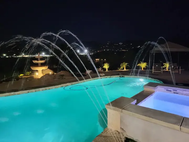 Modern Villa Outside of San Diego - Photo 3