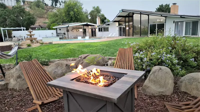 Modern Villa Outside of San Diego - Photo 1