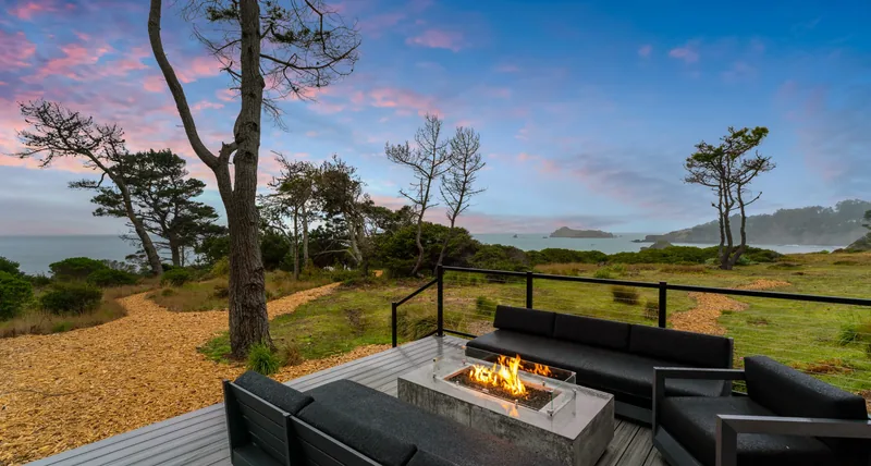 Oceanfront Anchor Bay Estate in Northern California with Panoramic Views - Photo 3