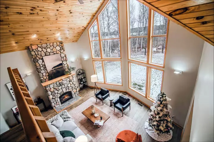 Deer Lake Estate – Private Lakeside Estate in Boyne City, Michigan - Photo 3