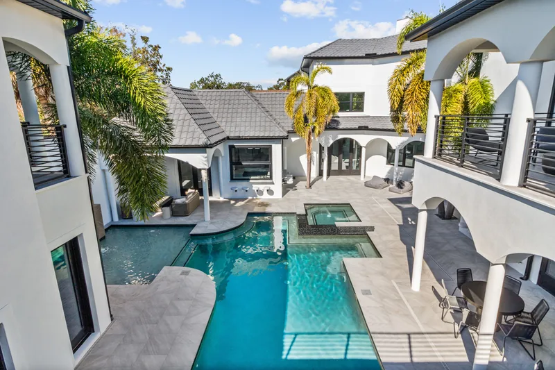 20k Sq. Ft. Luxury Mansion in Tampa  - Photo 3