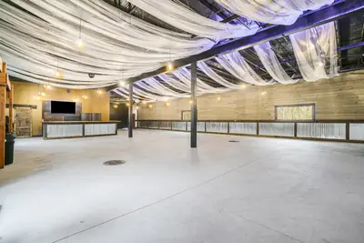 Barn Wedding Venue with Lodging