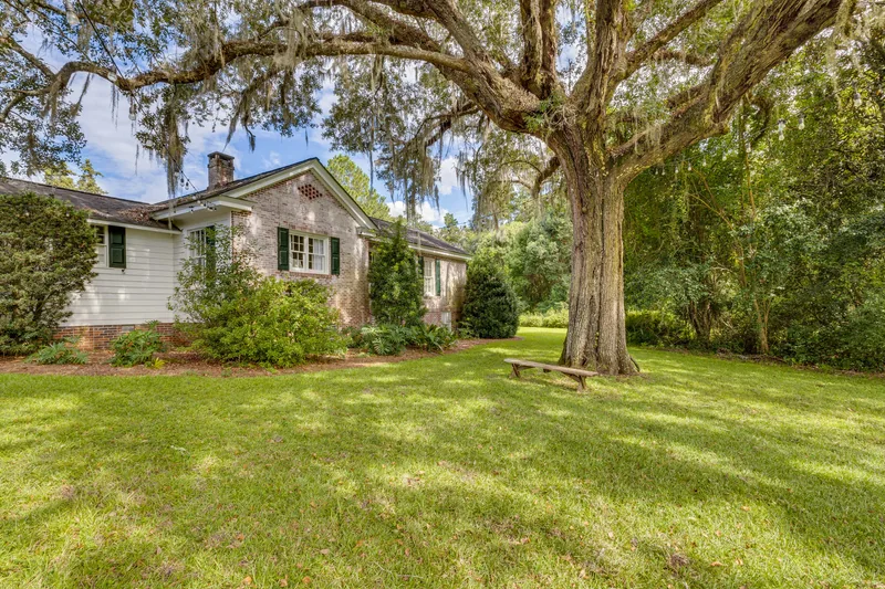 Private 80+ Acre Georgia Wedding Estate with 4 Homes, 12 Suites - Photo 2