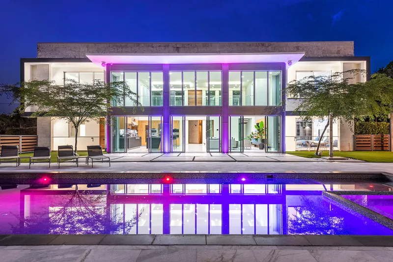 Luxury Miami Villa with Private Pool & Expansive Grounds - Photo 1