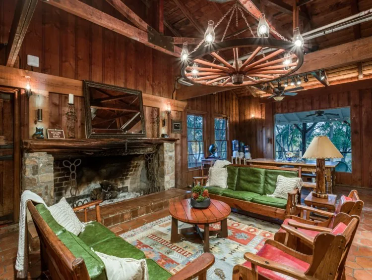 Riverfront Dallas Wedding Ranch with Hilltop Views - Photo 2