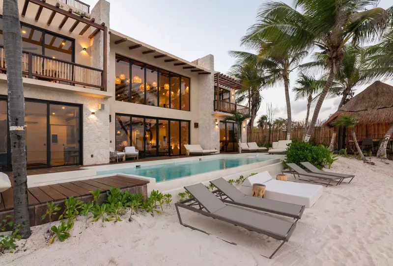 Oceanfront Luxury Villa Near Tulum - Photo 2